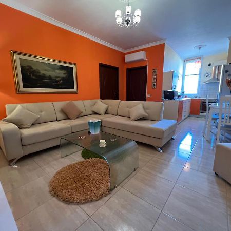 City Center Apartment In Shkodra Kültér fotó