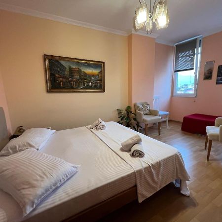 City Center Apartment In Shkodra Kültér fotó