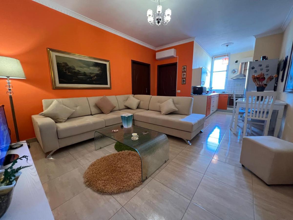 City Center Apartment In Shkodra Kültér fotó