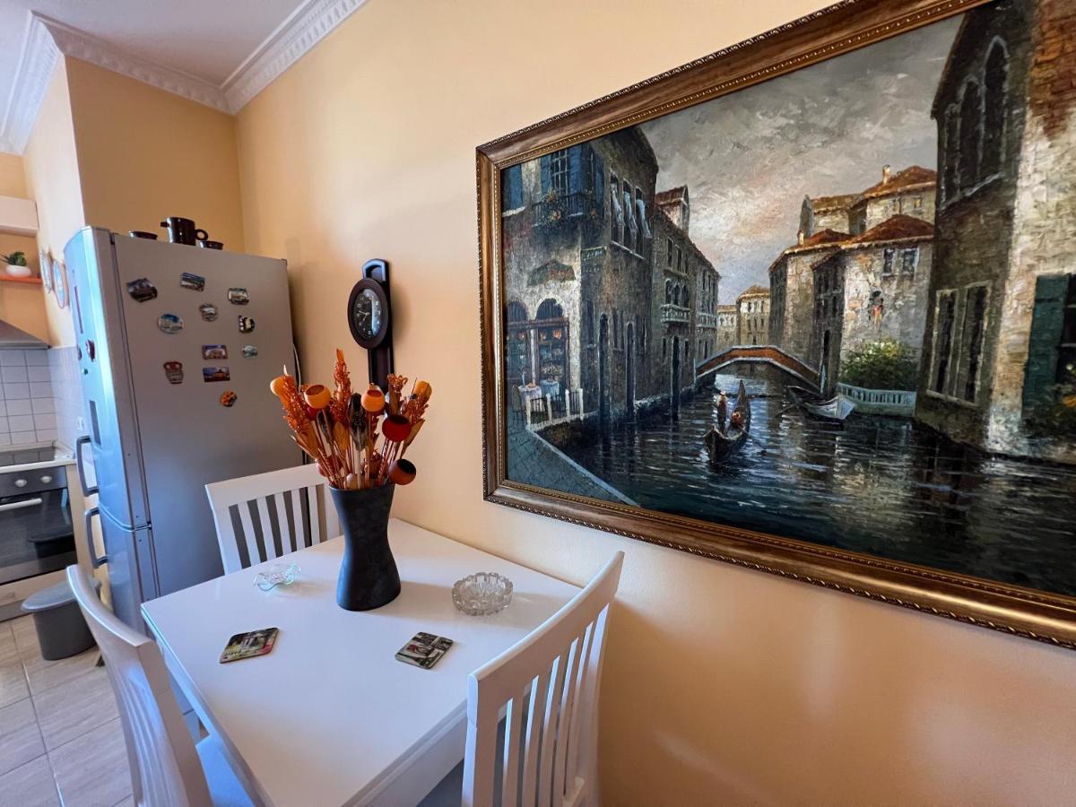 City Center Apartment In Shkodra Kültér fotó
