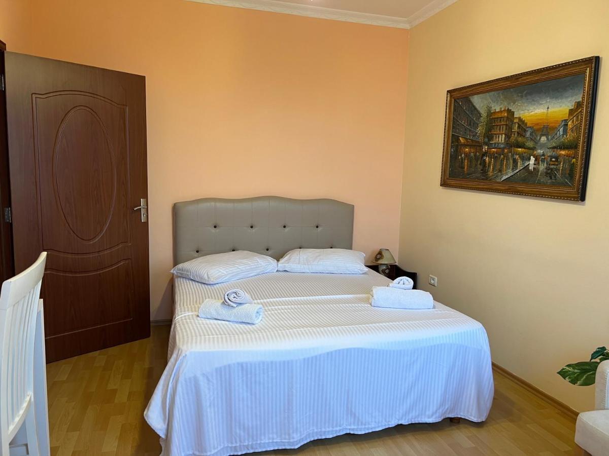 City Center Apartment In Shkodra Kültér fotó